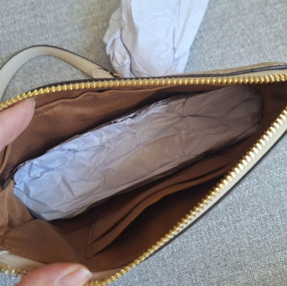 NWT Coach Nolita 19 In Signature Canvas c3308 + Free Camellia Chain - Picture 7 of 8